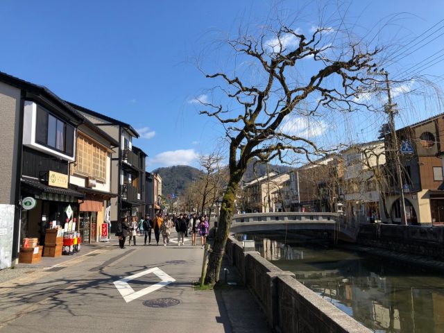 人気の城崎エリアでのお仕事です。
