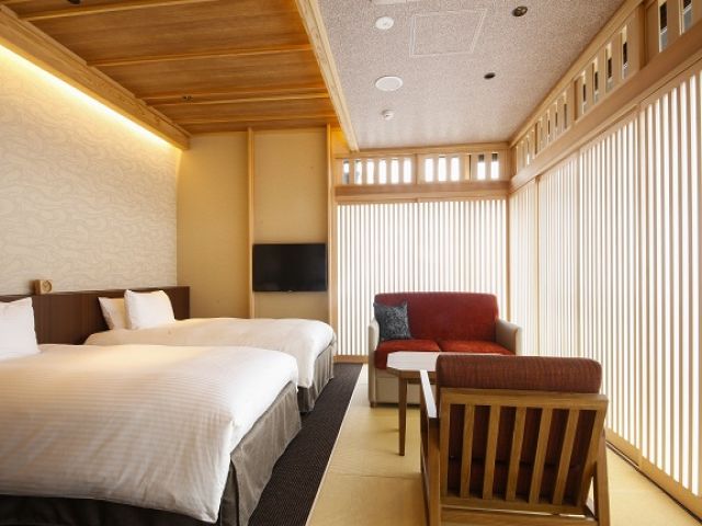 客室の清掃など裏方の全般的なお仕事になります。