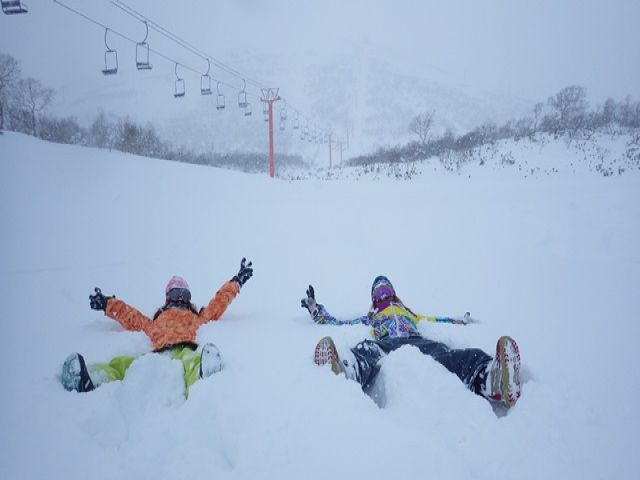 職場や寮の近くのキロロ・ニセコの大型スキー場を大満喫♪