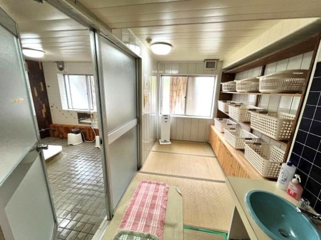 温泉も満喫できるので仕事終わりはゆっくり疲れを癒して下さいね☆