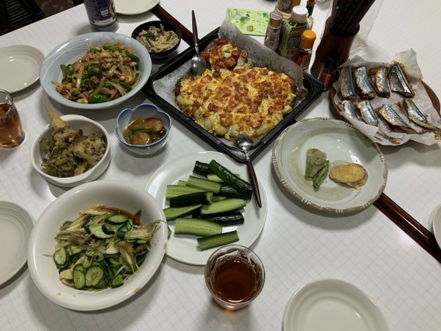 まかないも１日３食、休日もくれるのでご飯に困ることはありません!!