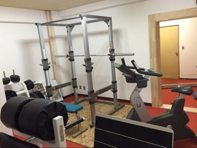 スタッフ専用のジムもありますよ