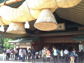 大国主命(オオクニヌシノミコト)は宝船(七福神)に乗ってる大国さん。