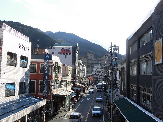 箱根の一番の繁華街「箱根湯本」の風景です。