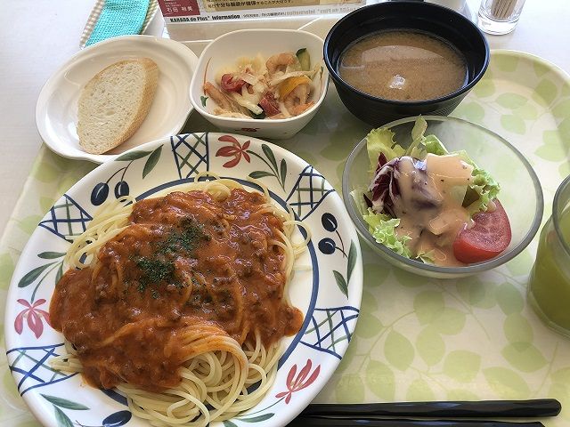 従業員食堂の食事です！毎日3種類から選べます!(^^)!