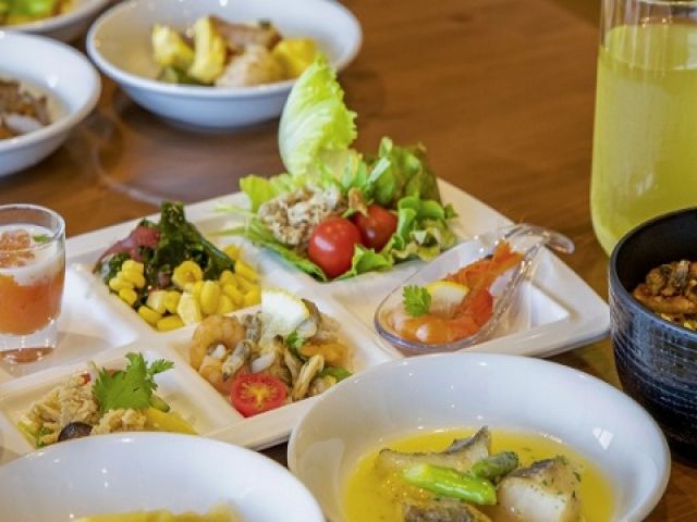 バイキング会場でのお仕事です。リゾバデビューの方にもオススメ☆