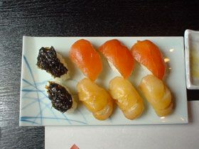 八丈島へ着いたら腹ごしらえ♪
やっぱり海の幸で決まりでしょ（笑）