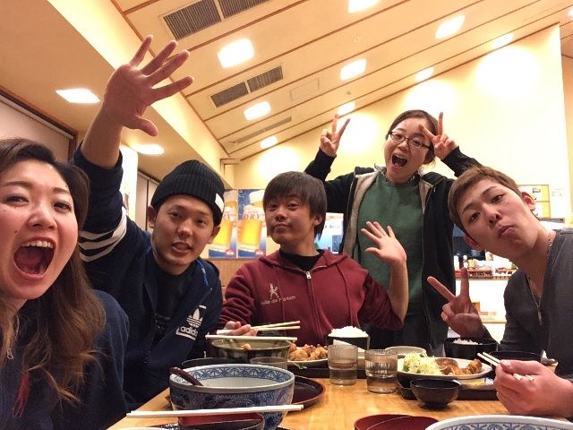 皆で仲良く生活・仕事しましょう♪住み込みの方は職種が異なりますが3-4名いる事が多いです。