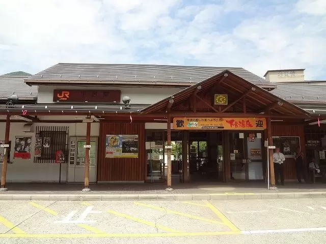 名古屋までも電車で1時間40分で出れますよ♪