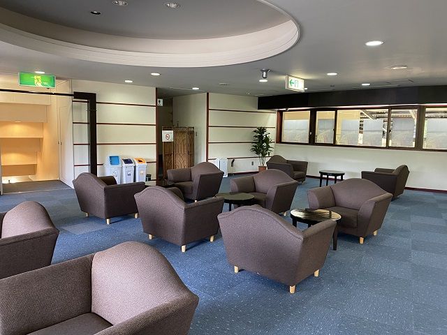 フリースペースではwifiも飛んでおりますのでお休みの時は是非くつろいでください。