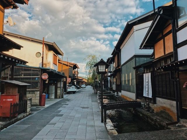 小京都の街並みが魅力の高山。
観光客も多いので、気を付けて楽しんでください！