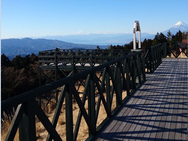 高原にあるので眺めは最高です！天気がいい日には富士山も見えます！