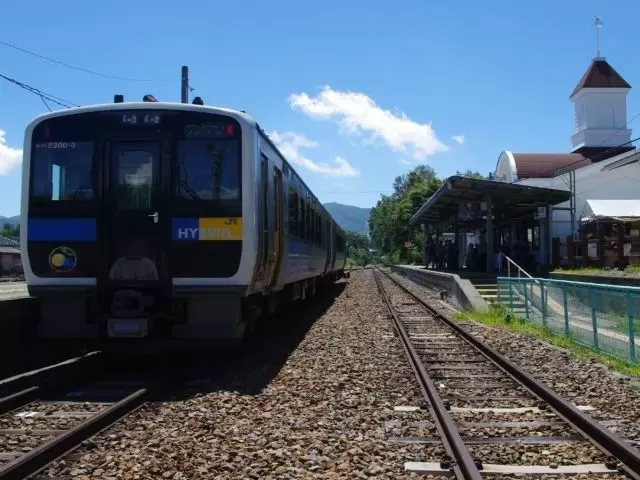 駅まではシャトルバスが出ております!