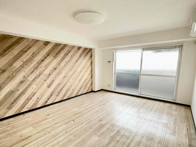 風呂トイレ付きの寮で快適な生活を送れます!!(部屋毎に内装が異なります)