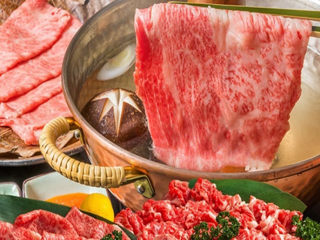 しゃぶしゃぶとお寿司をメインとした飲食店です！