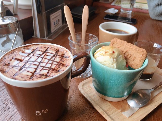 休日はカフェめぐり～(^^♪