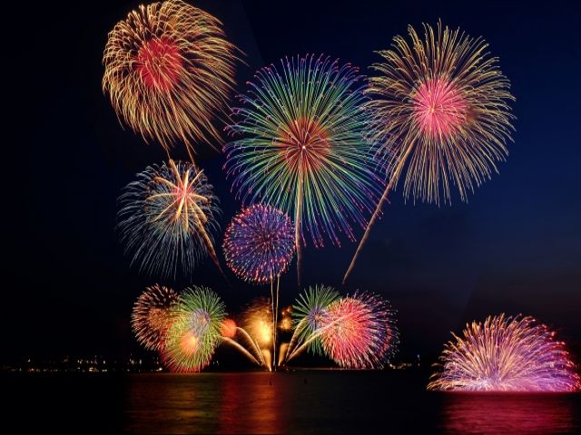 時期によって花火大会もあります♪