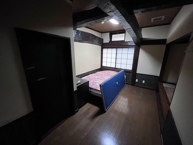 寮は館内2階にあります。
改装されたのできれいで快適と好評です！