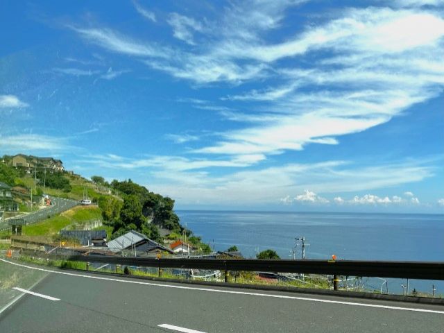 一面海！朝日も拝めるし、夜は本当に満天の星空になるんです！
