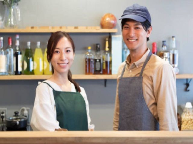 フードコートの簡単な接客のお仕事をお願いします♪