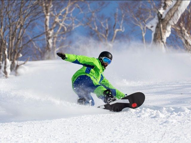 もちろんリフト券付き、新雪を滑り放題！！ニセコ三昧♪