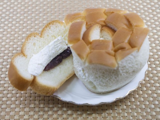 出雲のソウルフード「バラパン」上から写真撮るとバラみたいに・・・