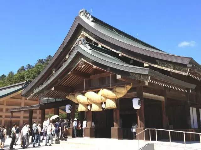 水の都とよばれる松江や神々が集う聖地出雲など、島根の観光どころはたくさんあります。
