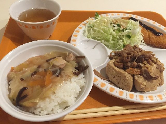 従業員食堂での賄い食べれます！