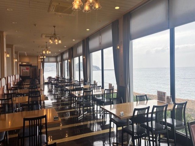 海沿いのレストランで就業いただきます！
