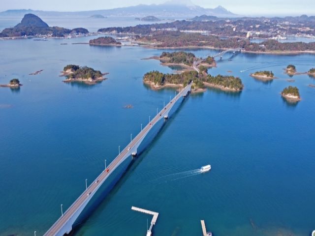 小さな島々が浮かぶ海を一望！夕陽が沈む時間帯が特にオススメ☆