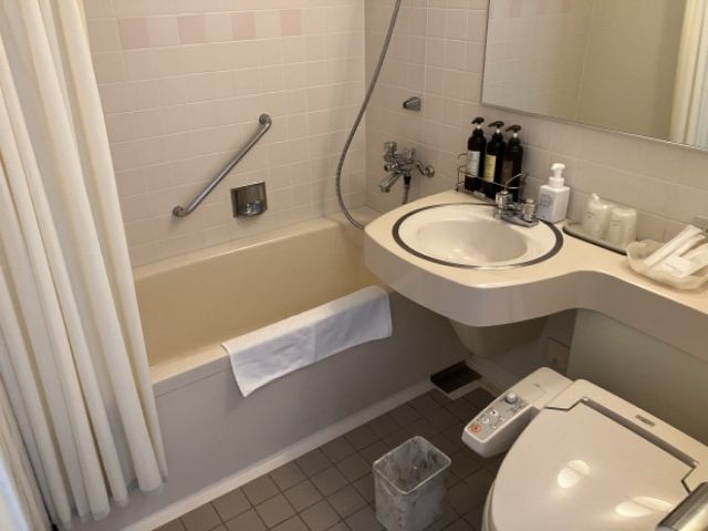 全部のお部屋にトイレバス付です！