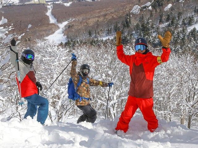 スキーやスノーボードとは全く違う、安比高原の冬の楽しみをガイドしていただくリゾバです