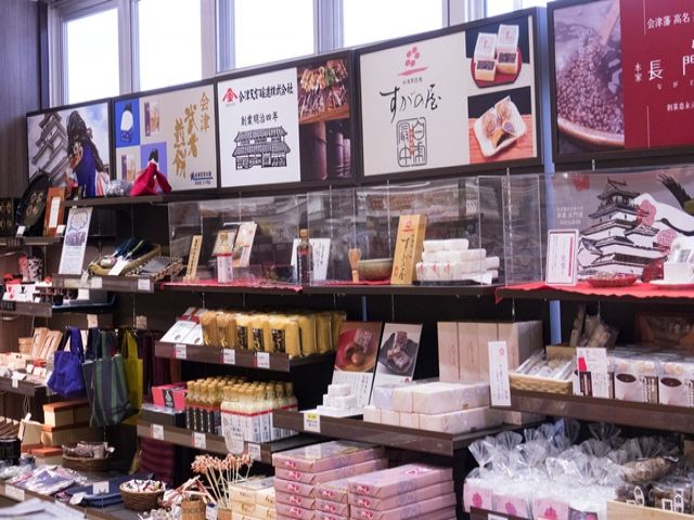 サービスエリア内、売店のお仕事です!