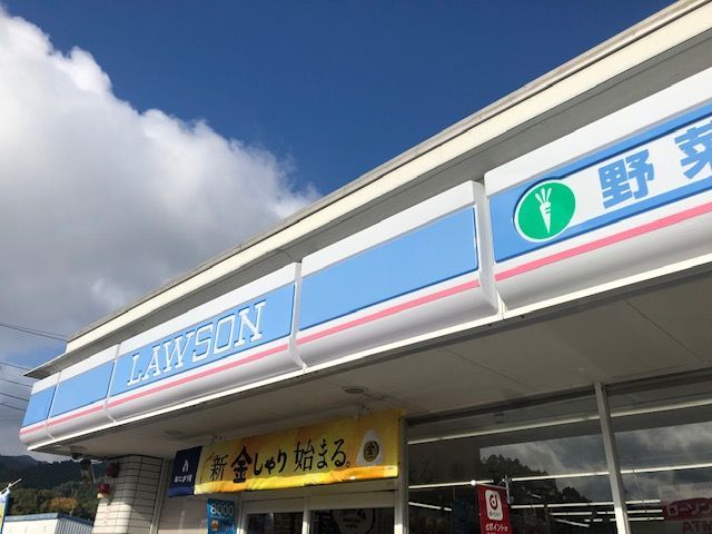 徒歩5分にコンビニなど周辺環境も抜群です♪