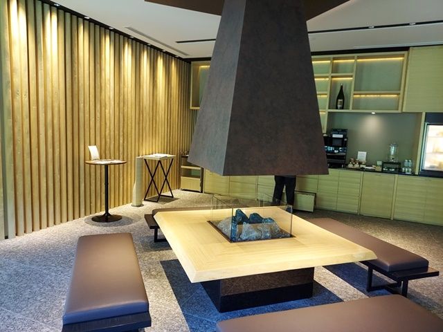 モダンな雰囲気の中規模施設です。