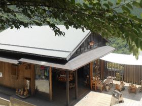 休日は観光に出かけてリフレッシュしましょう！