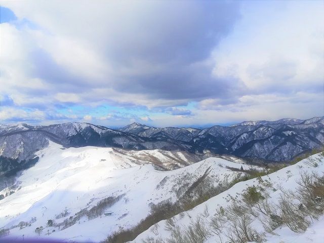 スキー場のロッヂでのお仕事です！