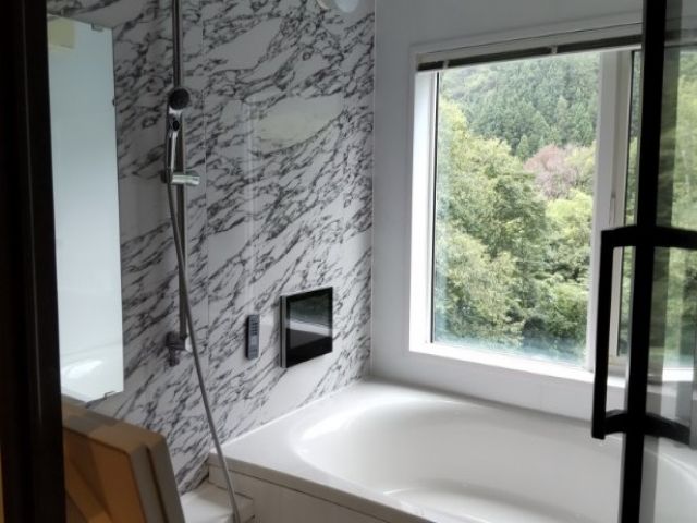 お部屋は個室でそのほかは共同となっております！
