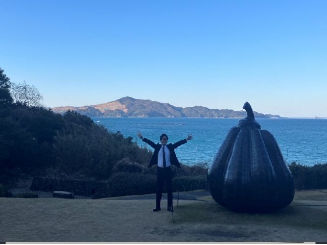 通勤は絶景の海を眺めてのドライブ◇
休みはおいしい海の幸で舌鼓♪