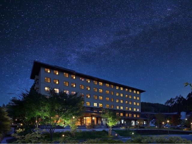 ＼最高の星空が待っている／
源泉かけ流しの温泉入浴可・広々の寮・人間関係◎！！