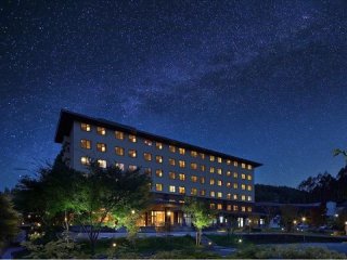 個室・wifi・3食まかない!!残業も多めでしっかり稼げる【温泉満喫】最高の星空