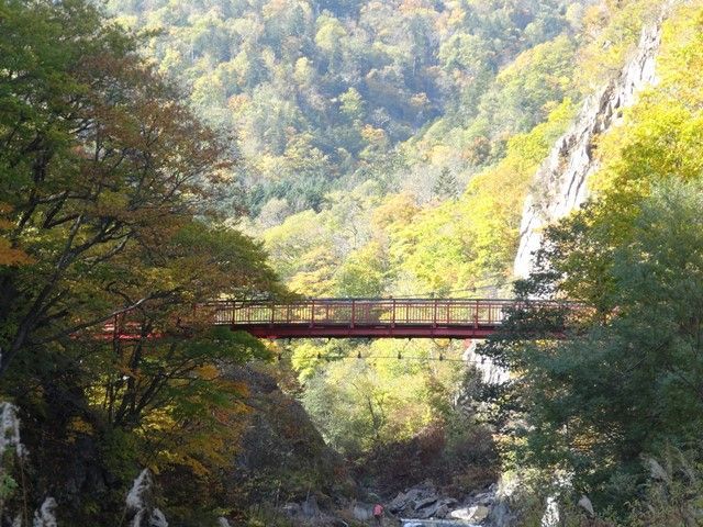 程よい自然と歴史ある温泉街には買い物エリアも充実で便利です。