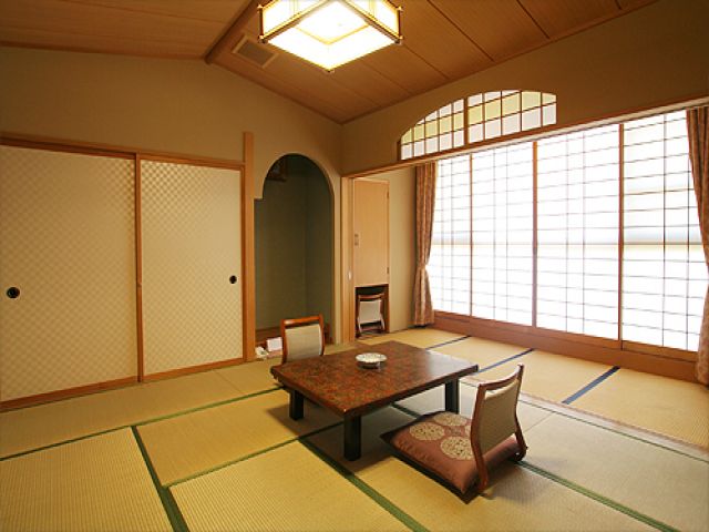 客室も趣があります！外国人にも大人気の日本を感じられる客室です！