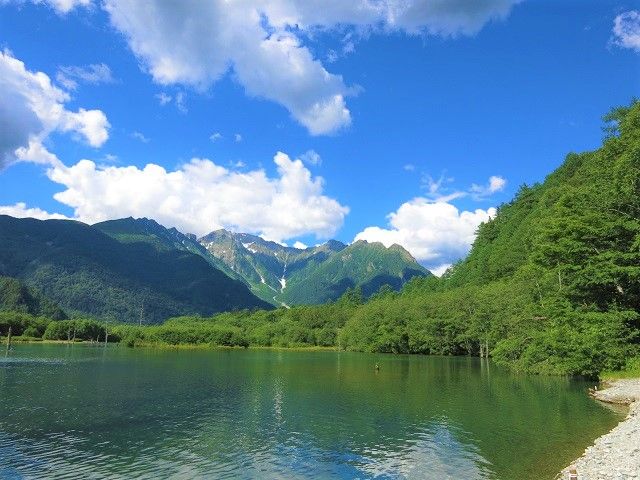 長野県は観光スポットもたくさん!!
11月までの［上高地］はおススメ!!