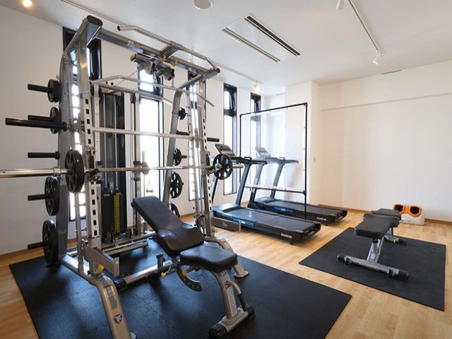 ホテルの中には本格的なジムが有ります！なんと無料で使えます(^O^)／