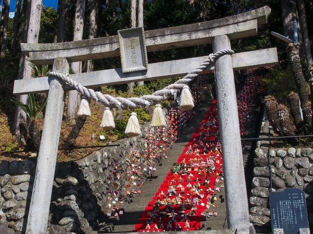 118段の雛飾りが有名なエリア！