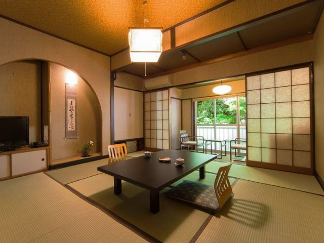 湯河原を代表する老舗温泉旅館★風情のある客室！