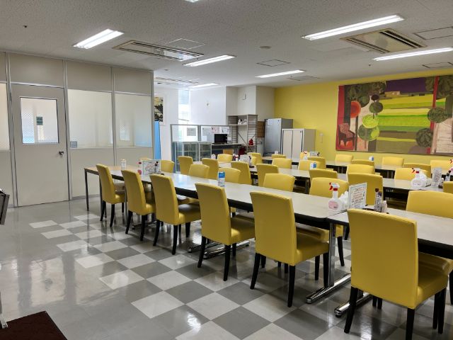 食堂も完備☆休憩中も快適です♪