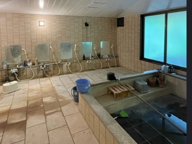 こちらは寮の浴場です！一日の疲れを洗い流しましょう！