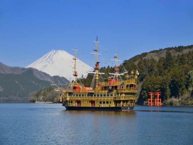 箱根を代表する観光地「芦ノ湖」です